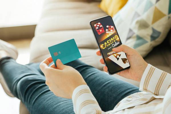 Understanding the Basics of Modern siti poker online Services